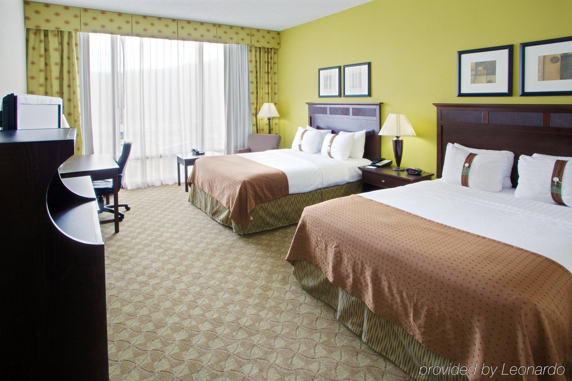 Holiday Inn Roanoke - Tanglewood Route 419 & I 581, An Ihg Hotel Номер фото